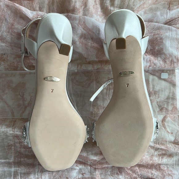 Badgley Mischka Kate Wedding Sandals Ivory - Picture 11 of 12